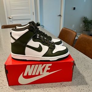 Nike Dunk High Retro